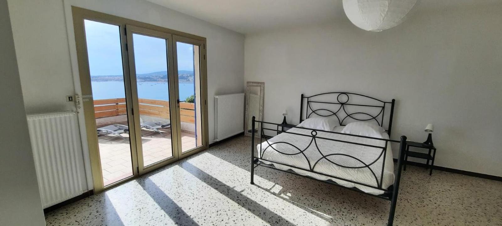 Villa Sur La Mer, 4 Chambres - 8 Personnes Sanary-sur-Mer Exteriör bild